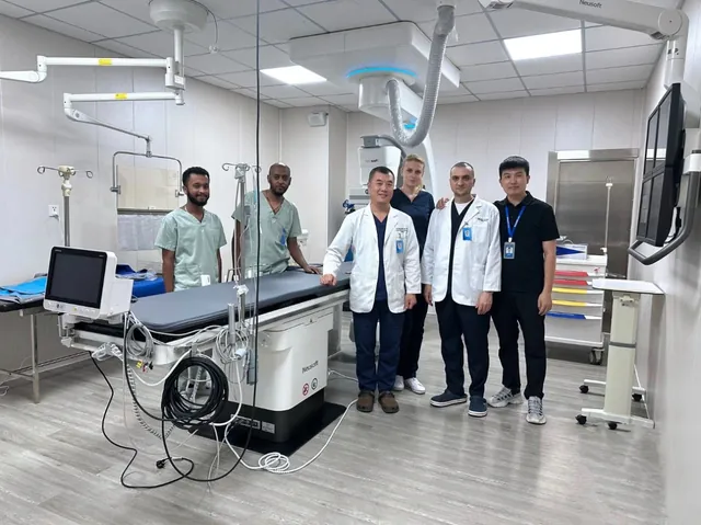 Sala de hemodinamia con angiógrafo NeuAngio